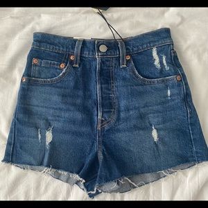 LEVI'S RIBCAGE WOMENS SHORTS- size 24